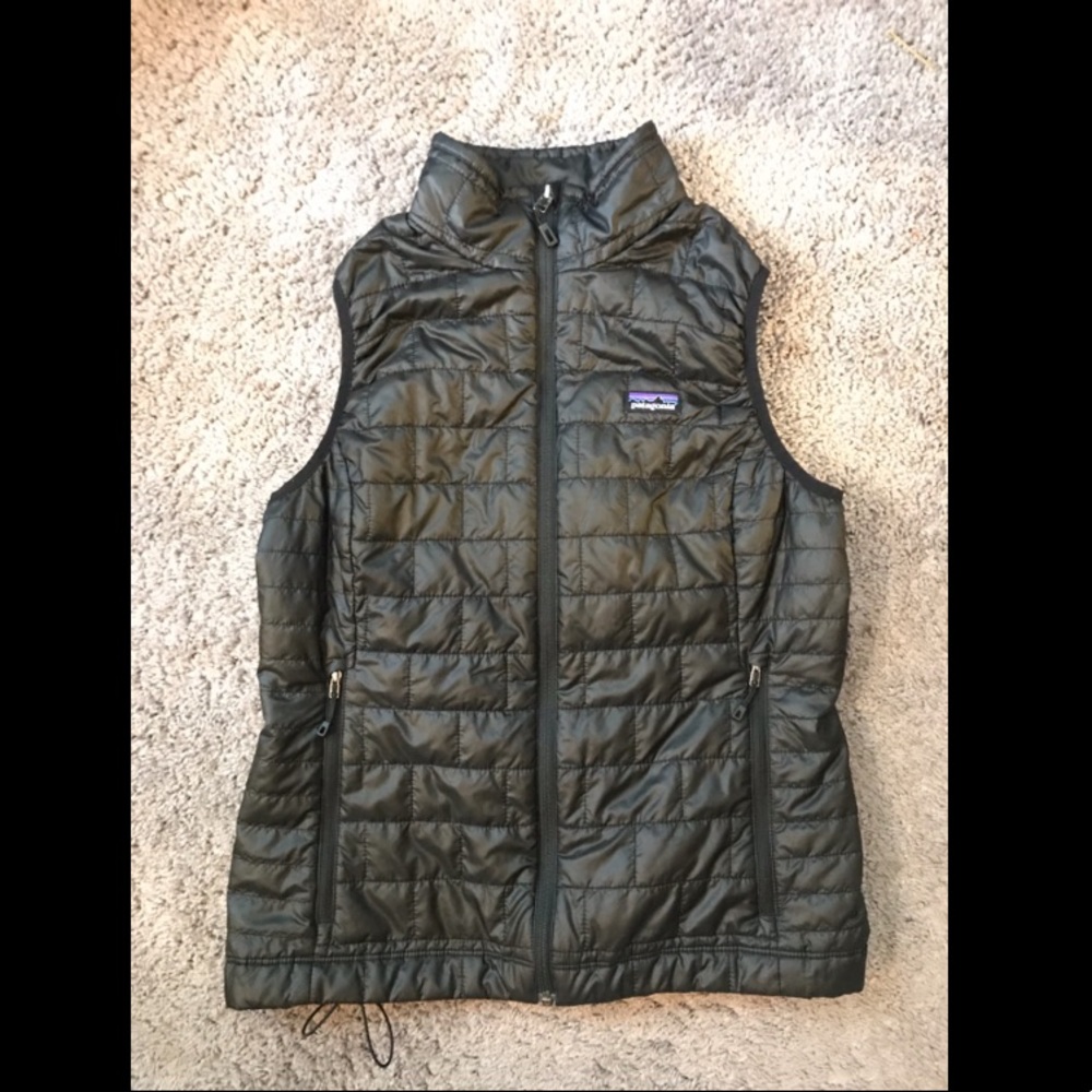 Patagonia women’s nano puff vest in black